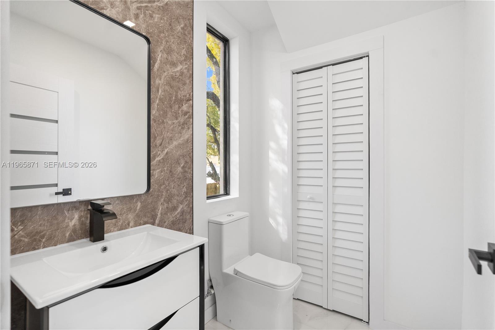 1644 NW 8th Ter Miami, FL 33125