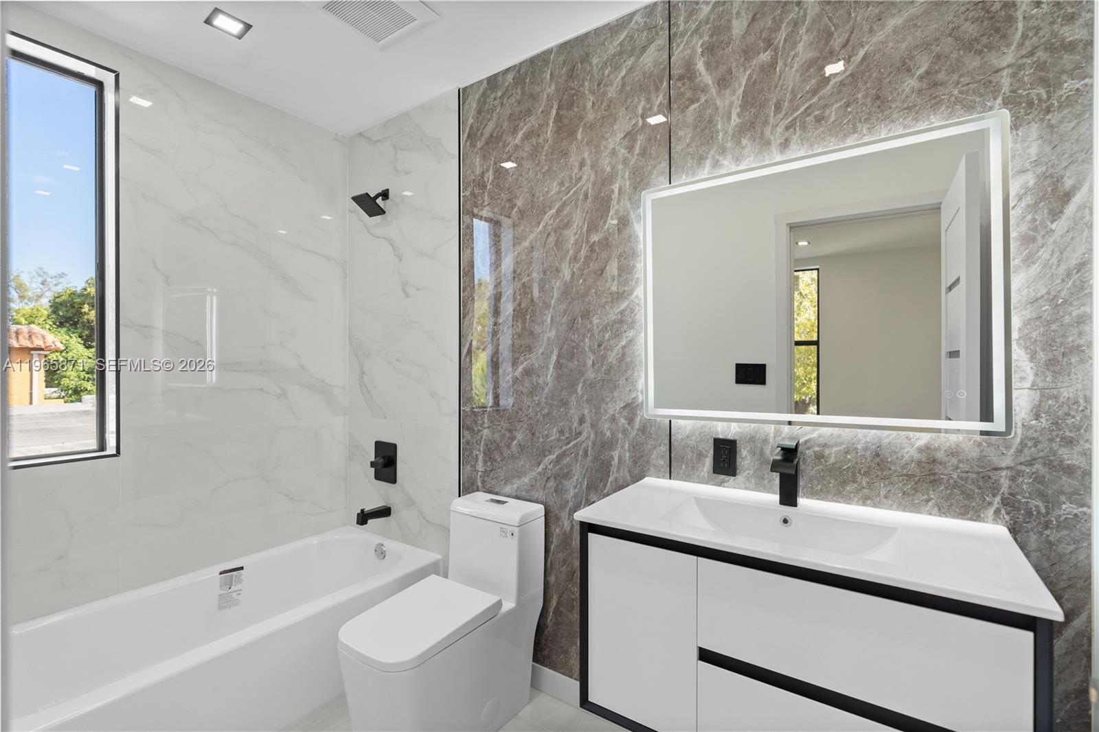 1644 NW 8th Ter Miami, FL 33125