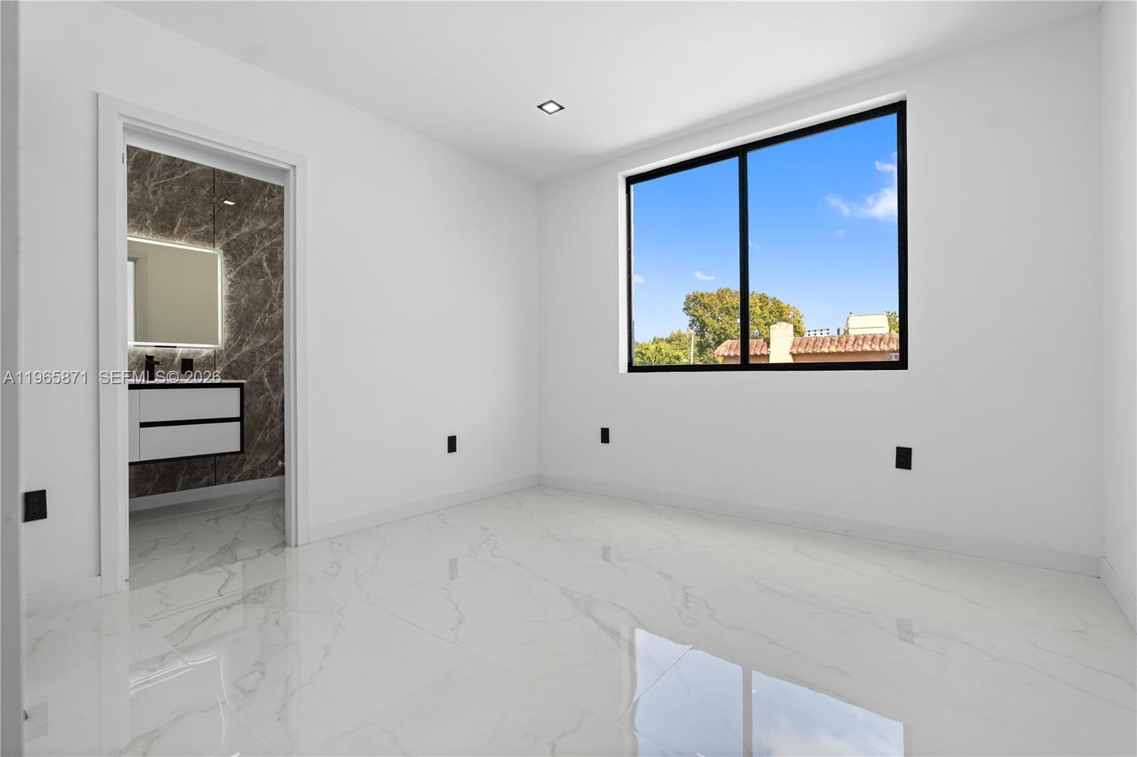 1644 NW 8th Ter Miami, FL 33125