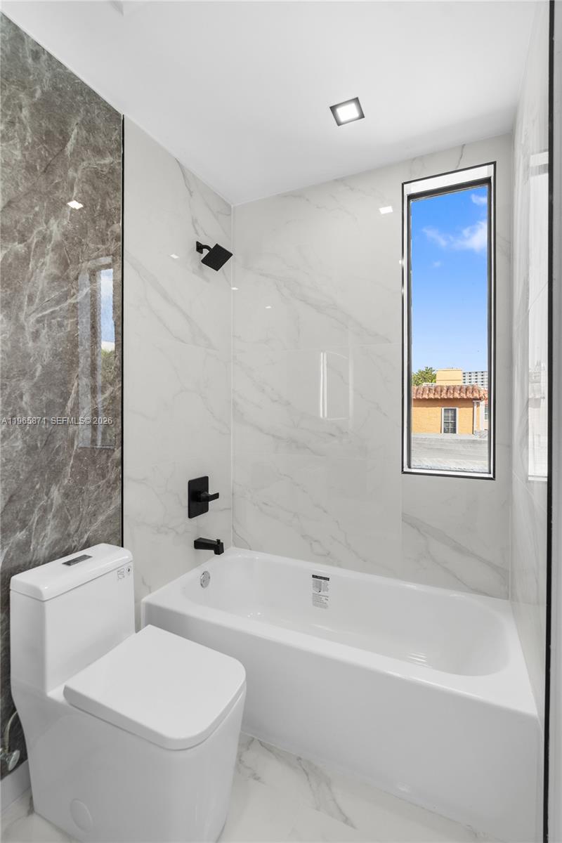 1644 NW 8th Ter Miami, FL 33125