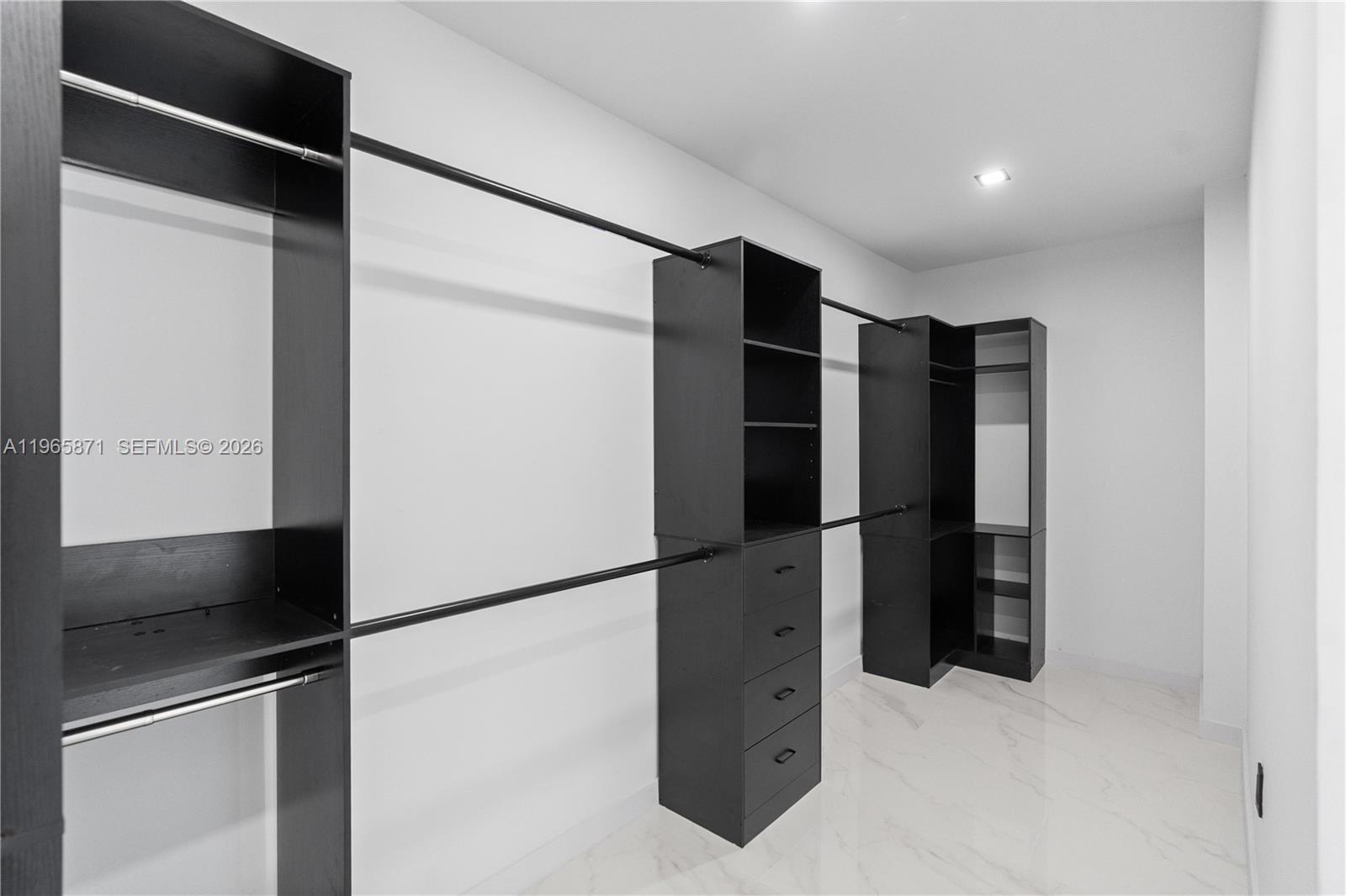 1644 NW 8th Ter Miami, FL 33125