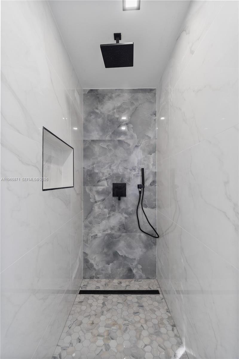 1644 NW 8th Ter Miami, FL 33125