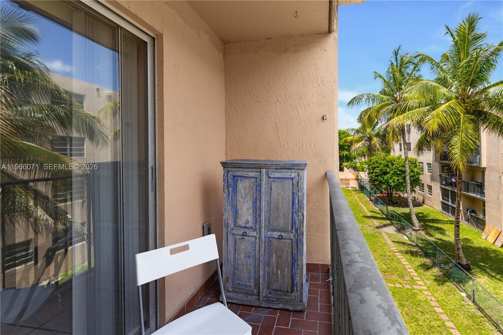 325 NW 72nd Ave #308 Miami, FL 33126