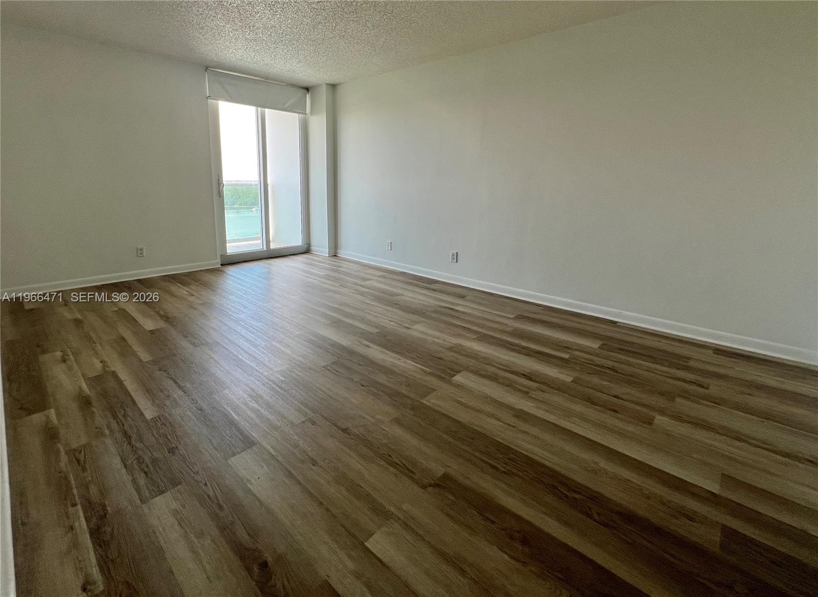 image Arlen House East11