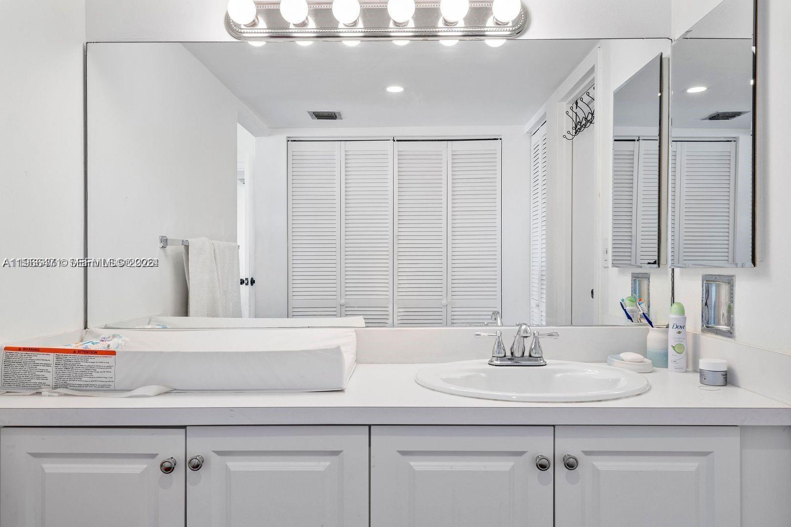 image Arlen House East16