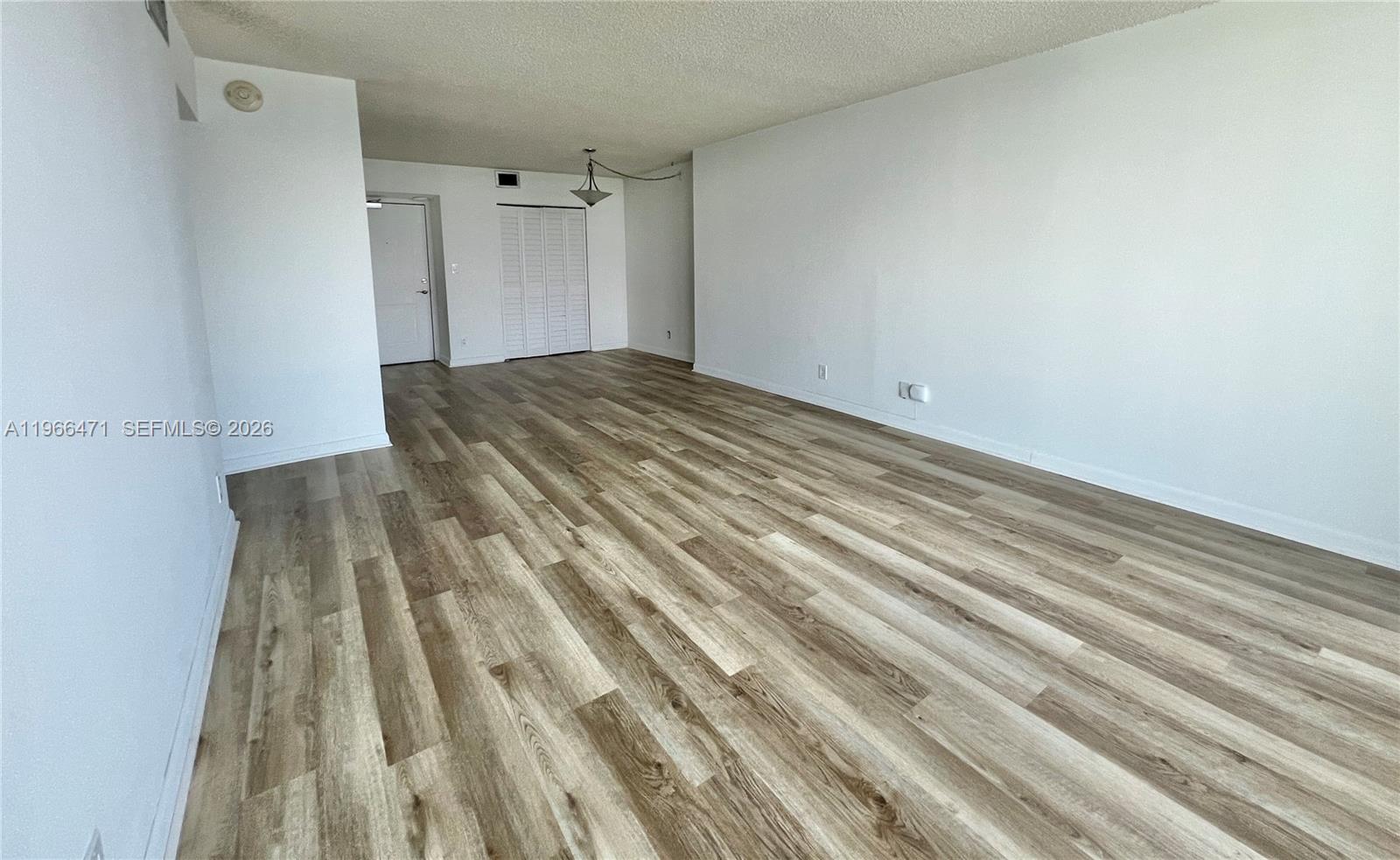 image Arlen House East8