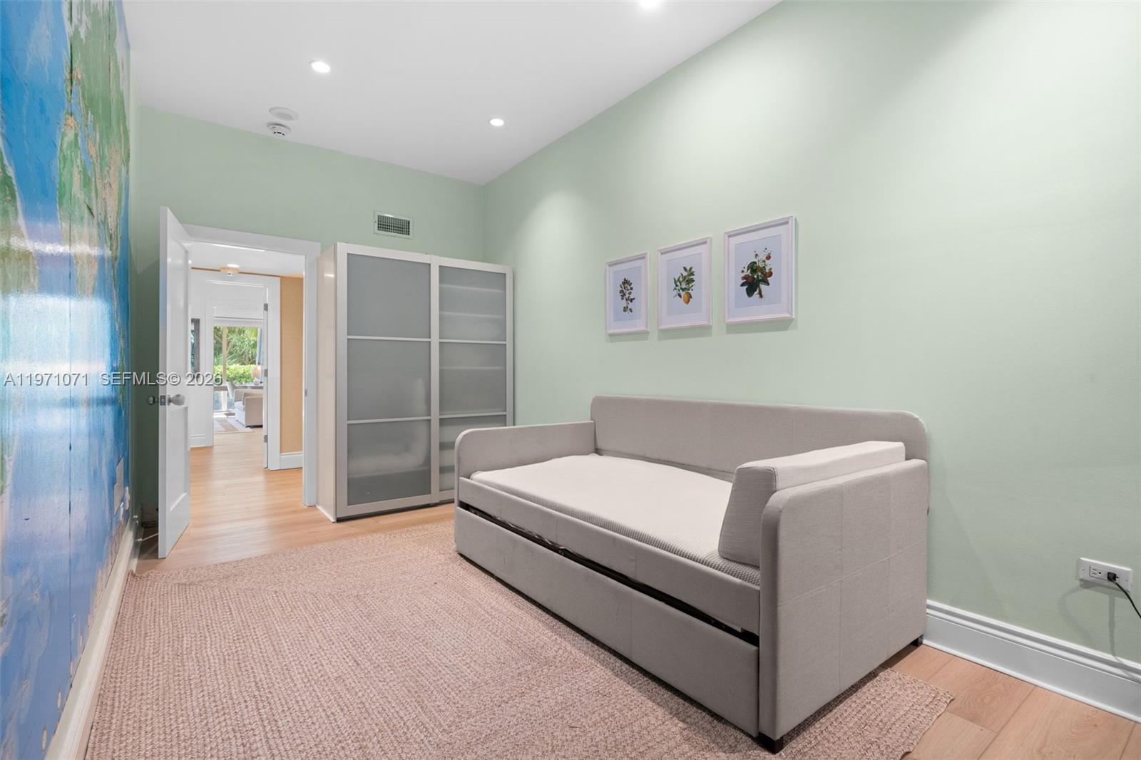 200 Ocean Ln Dr #108 Key Biscayne, FL 33149