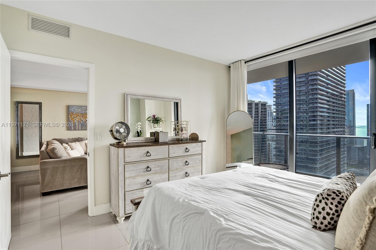 image Brickell Heights East11