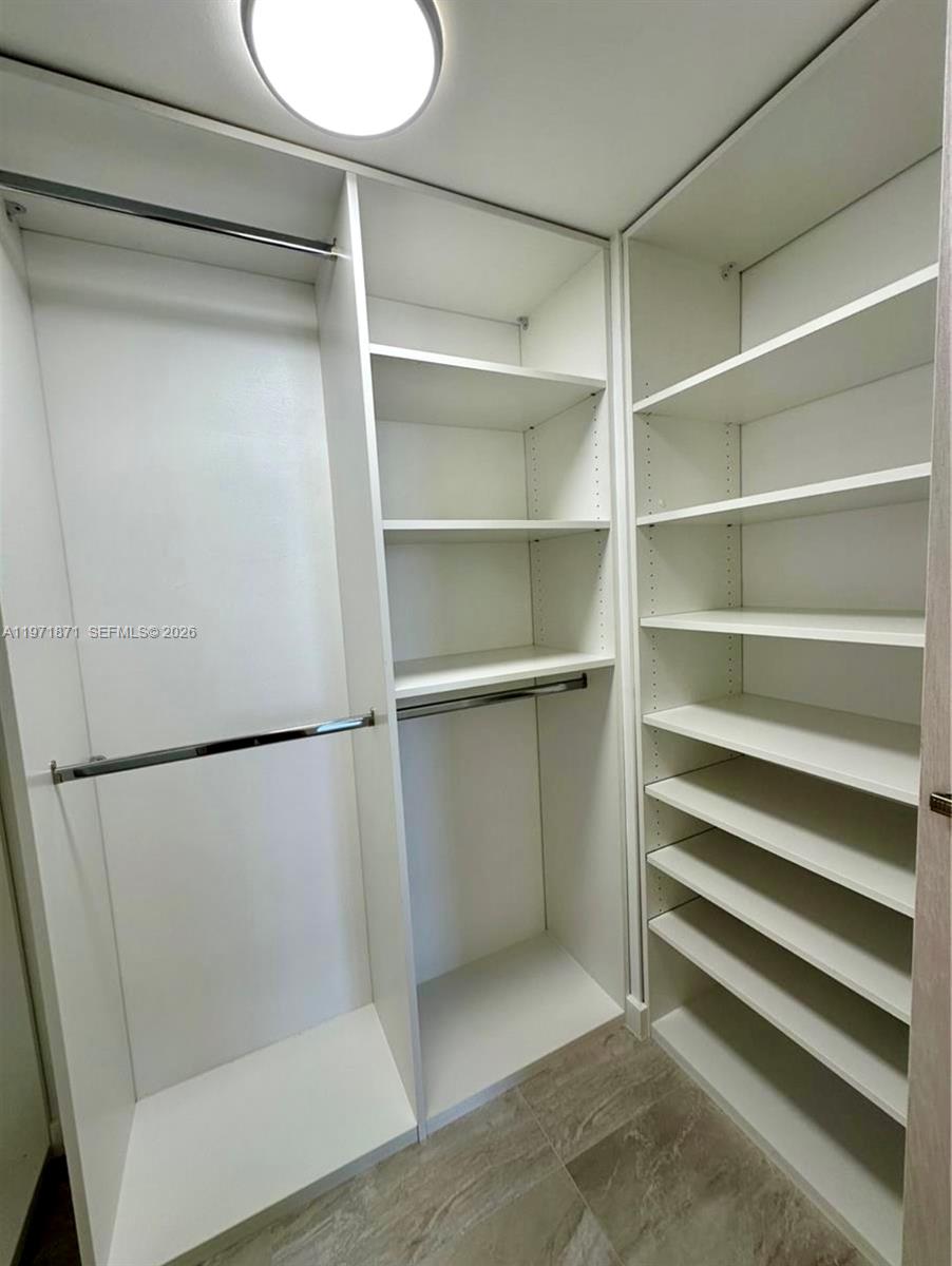 image Winston Towers 3009