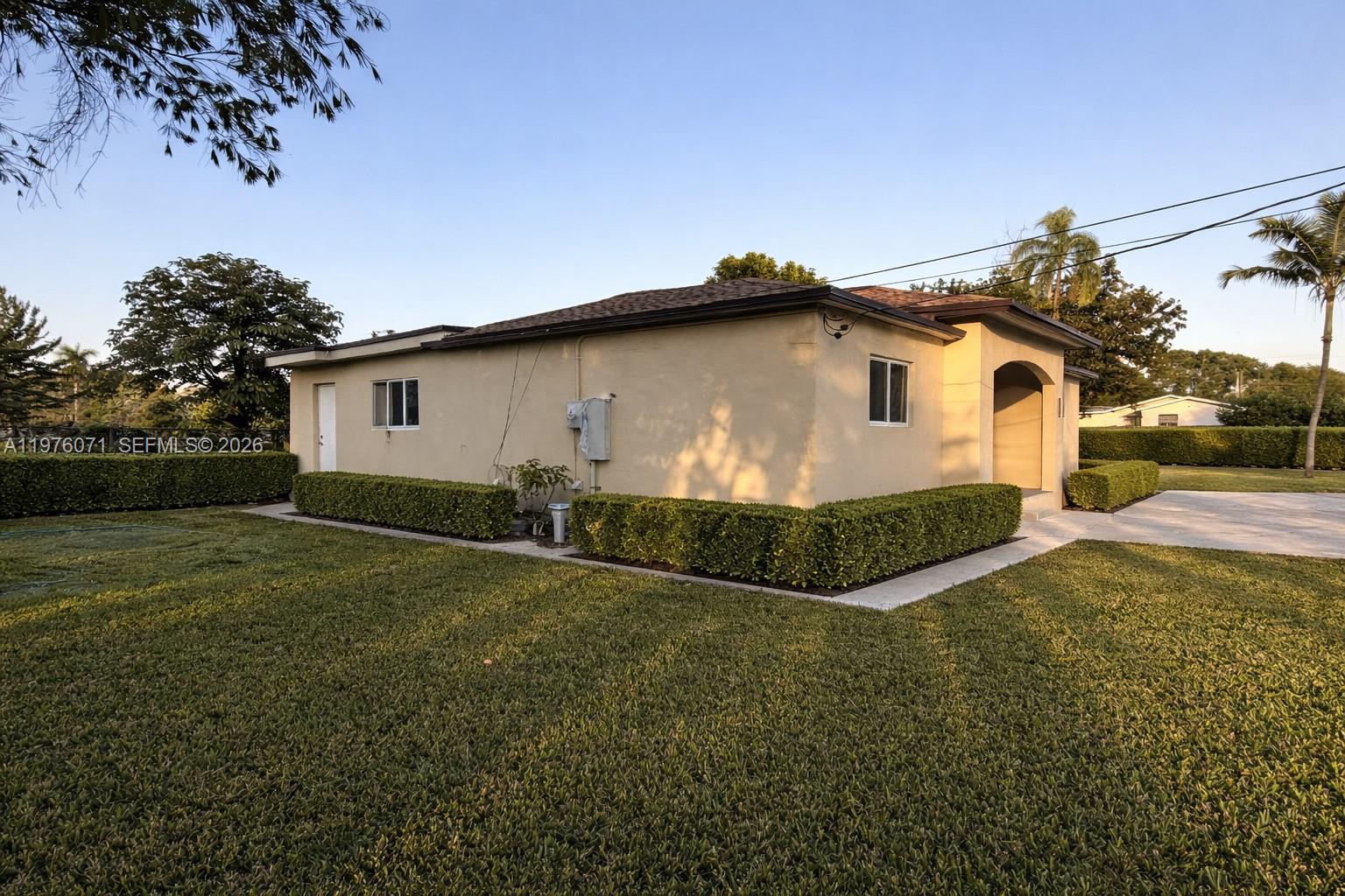 2295 NW 115th St Miami, FL 33167