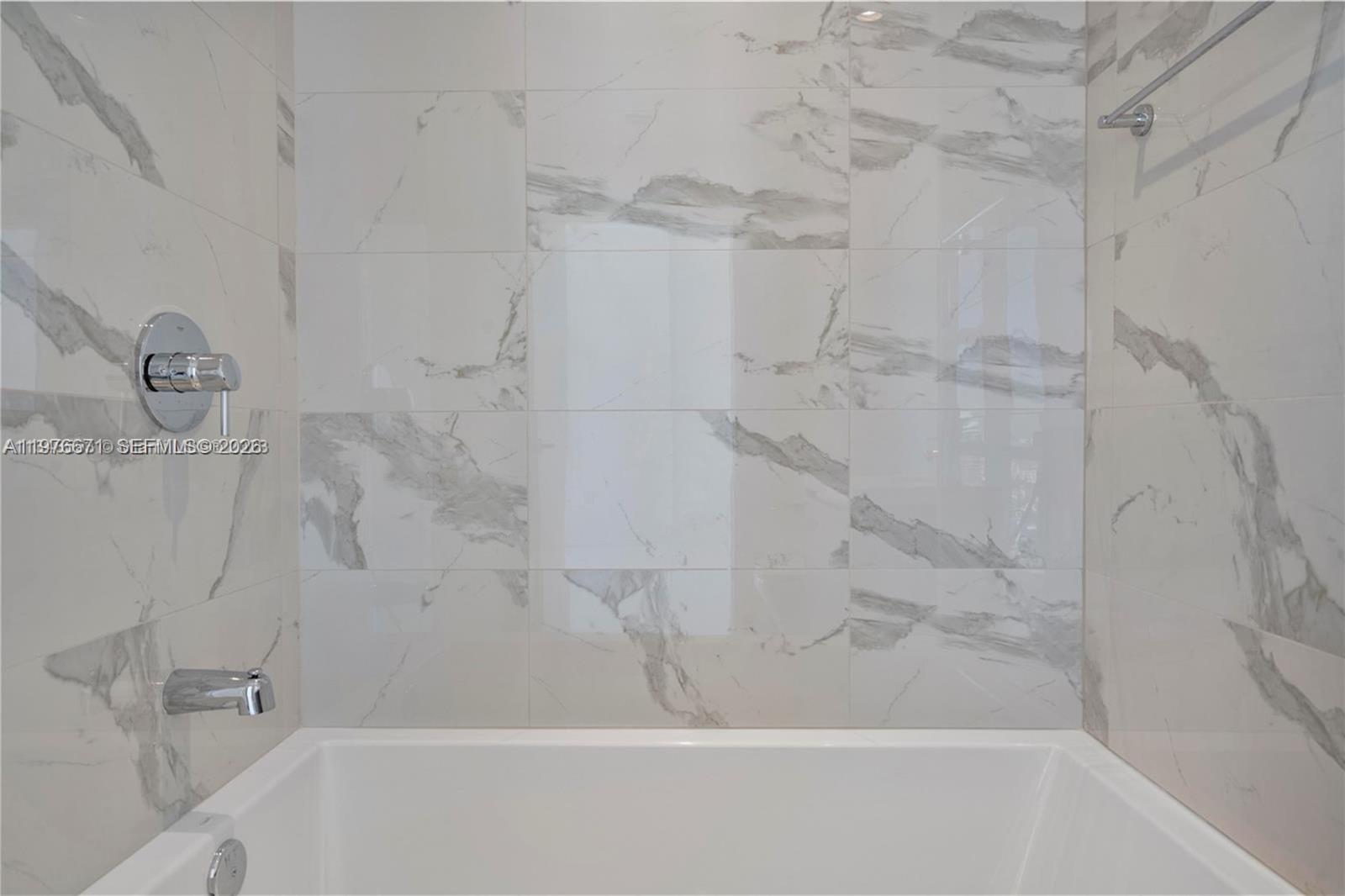 851 NE 1st Ave #3203 Miami, FL 33132