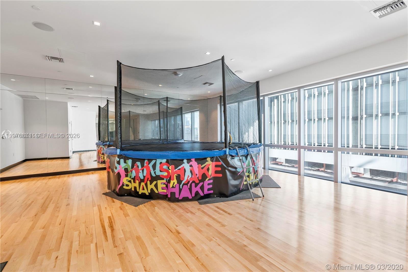 851 NE 1st Ave #3203 Miami, FL 33132