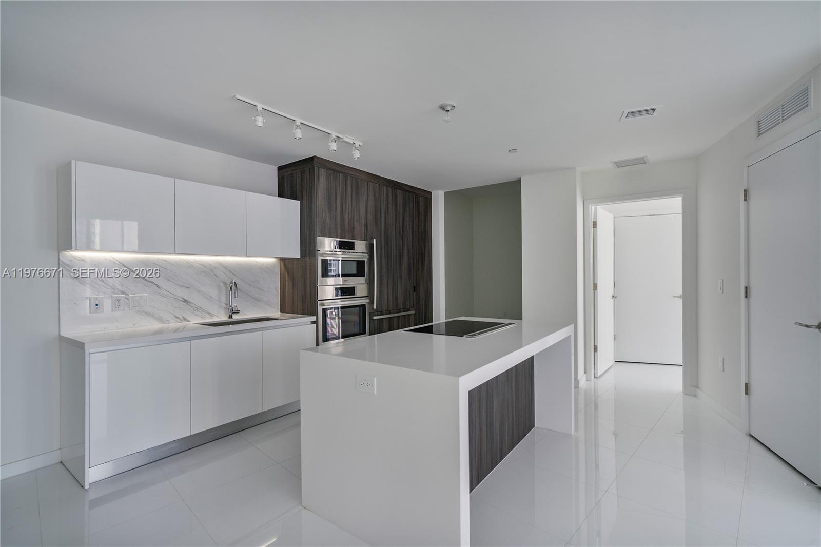 851 NE 1st Ave #3203 Miami, FL 33132