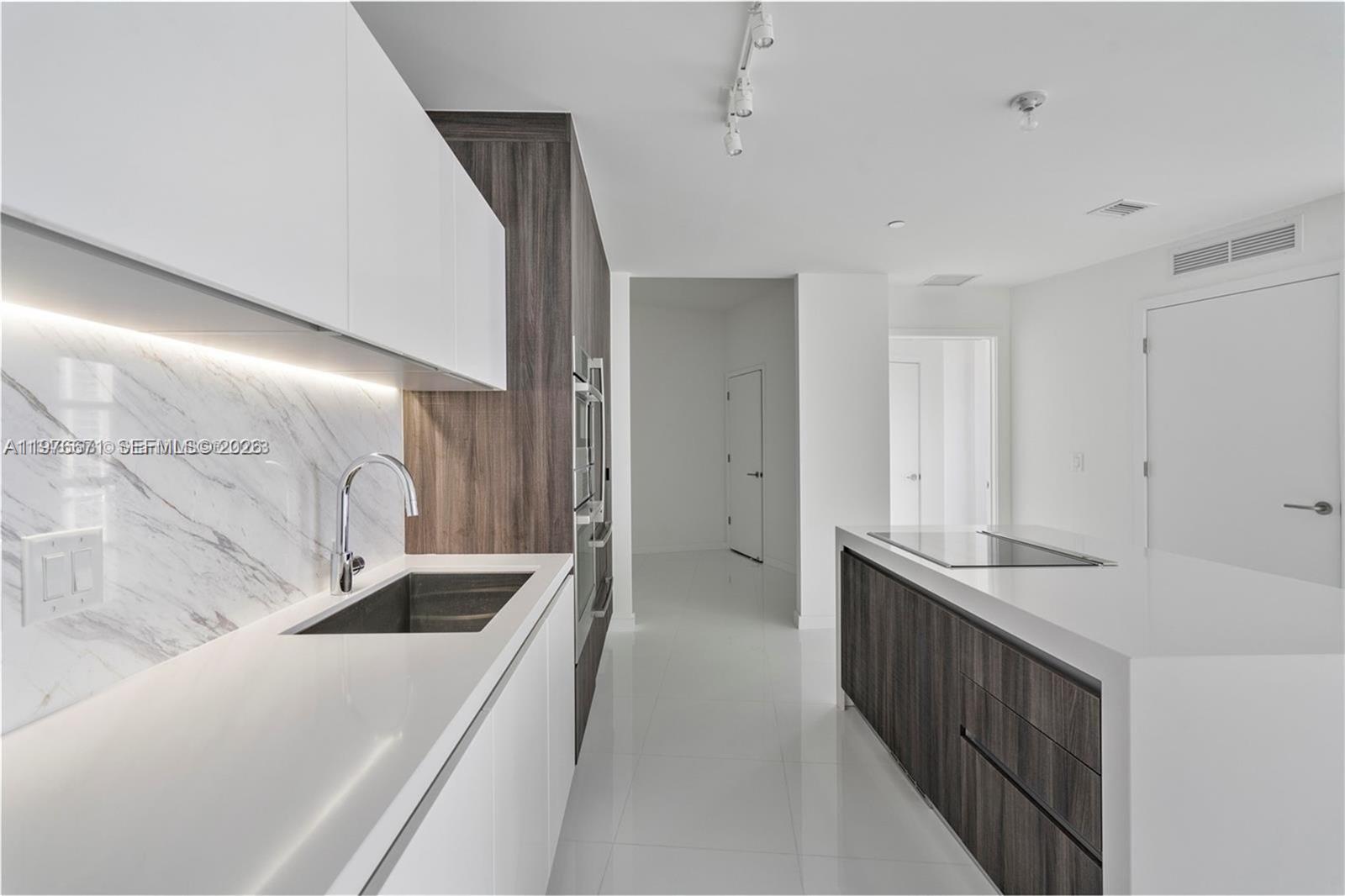 851 NE 1st Ave #3203 Miami, FL 33132