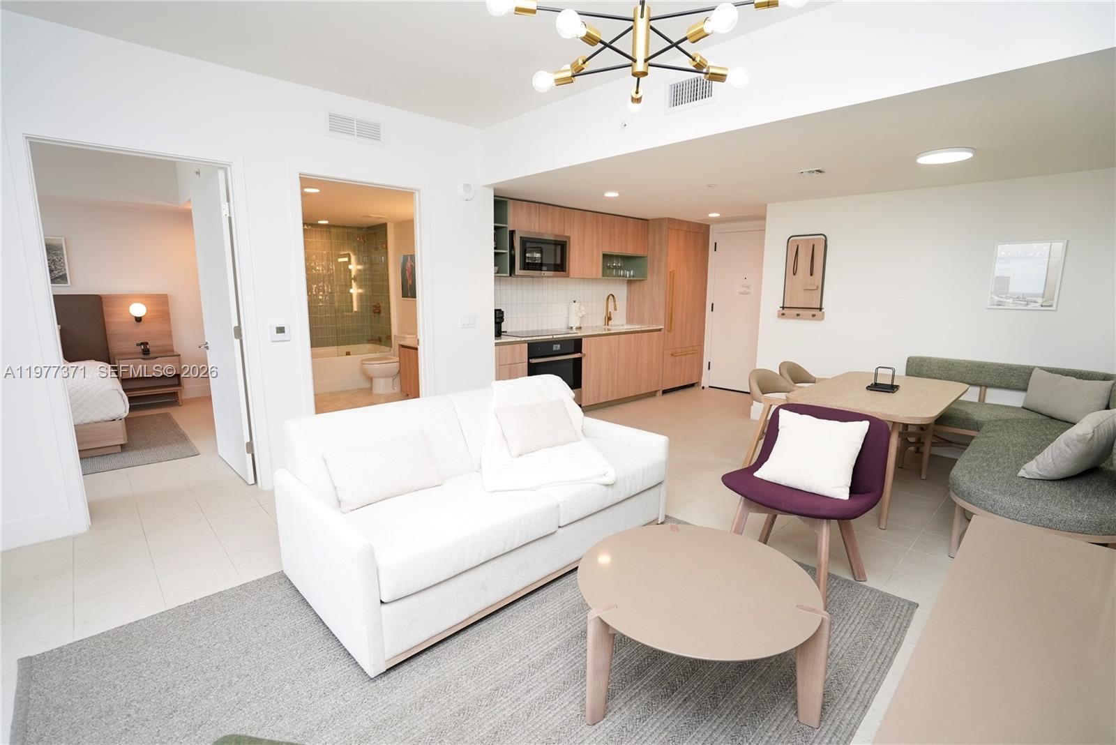 159 NE 6th St #2711 Miami, FL 33132