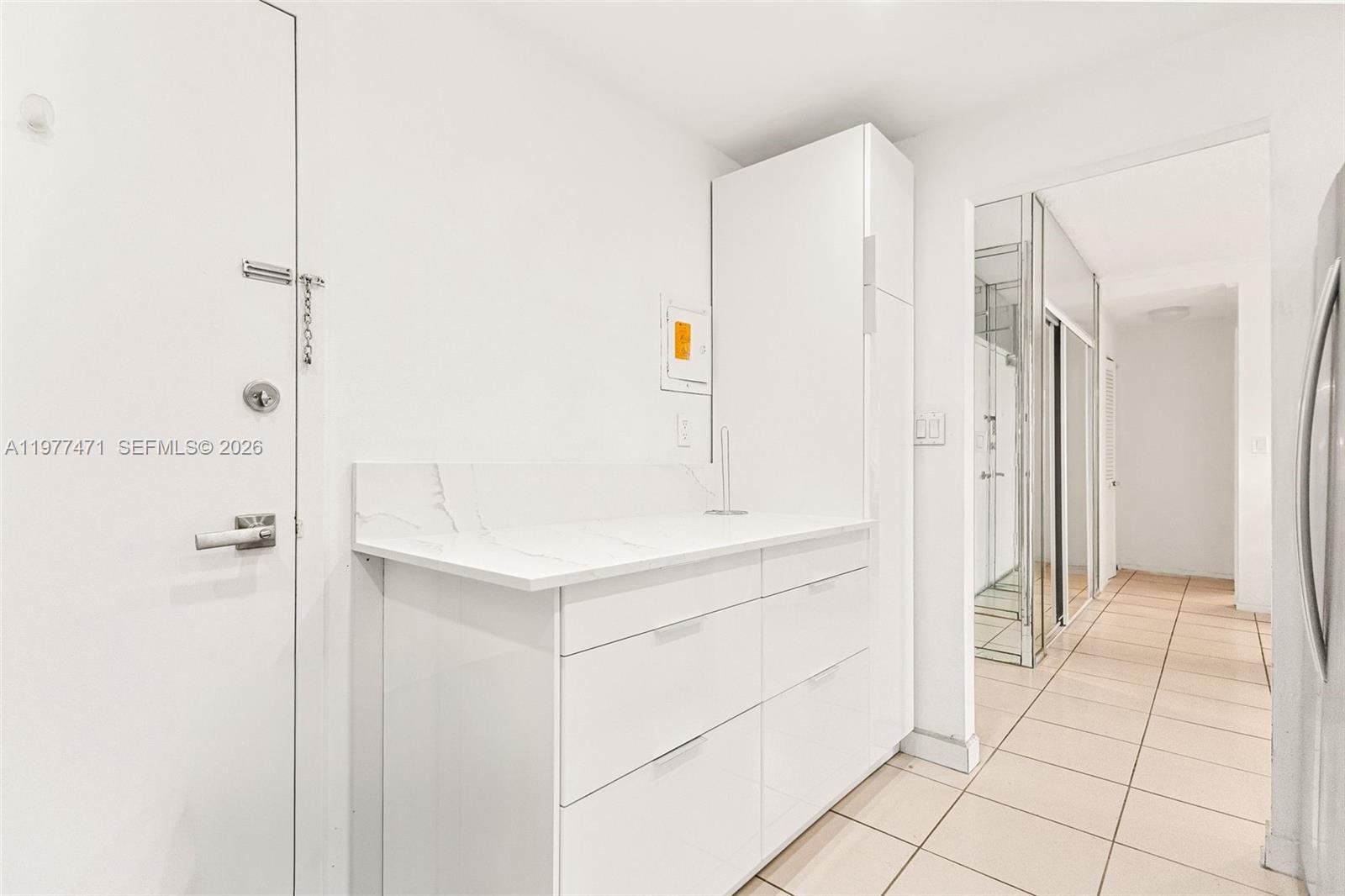 image Arlen House Condo14