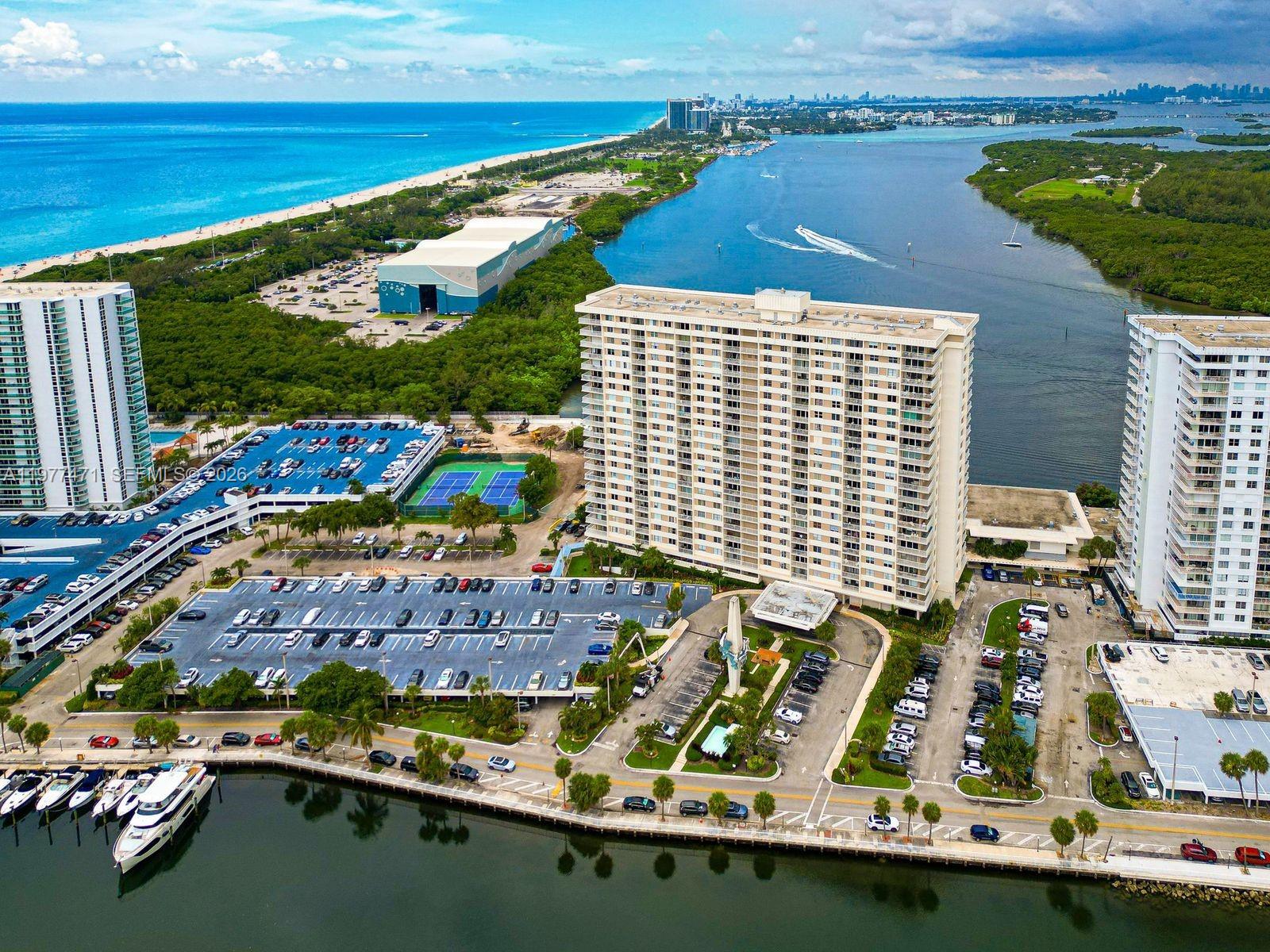 image Arlen House Condo23