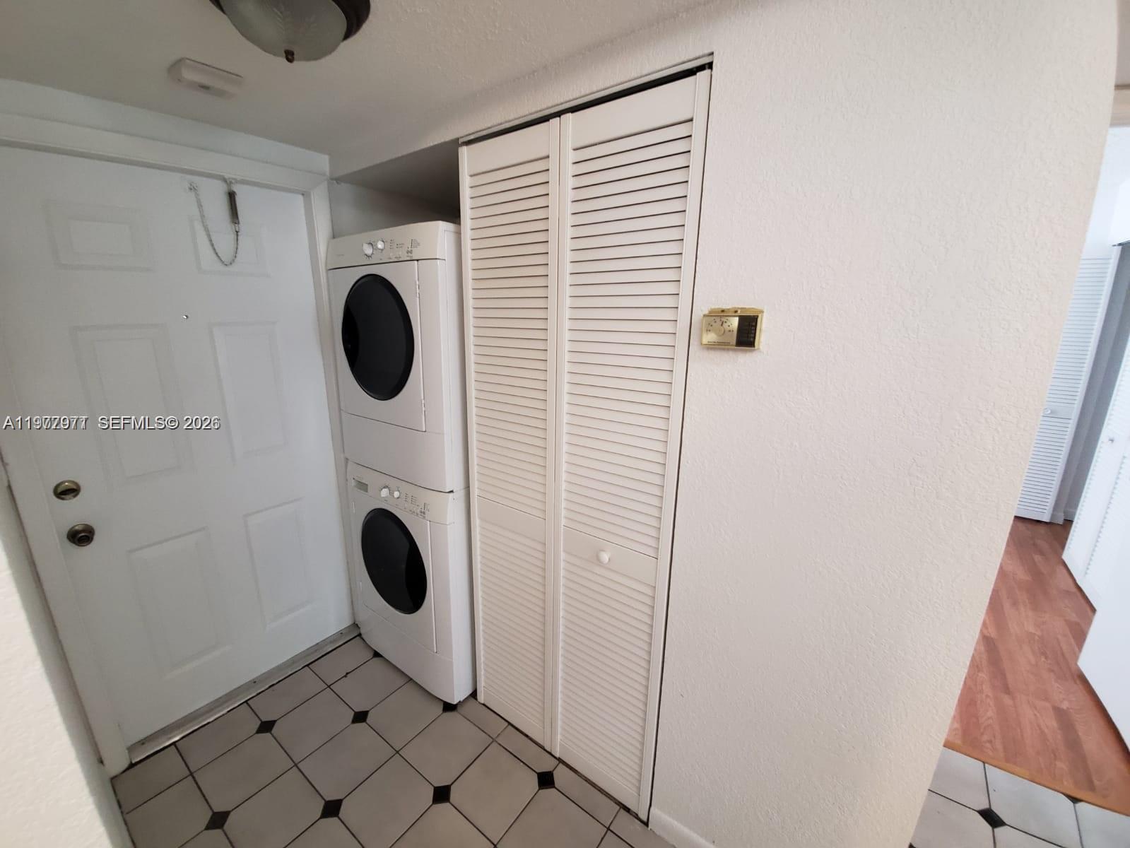 10456 NW 10th St #105 Pembroke Pines, FL 33026