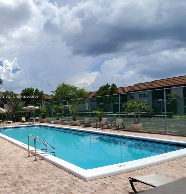 10456 NW 10th St #105 Pembroke Pines, FL 33026