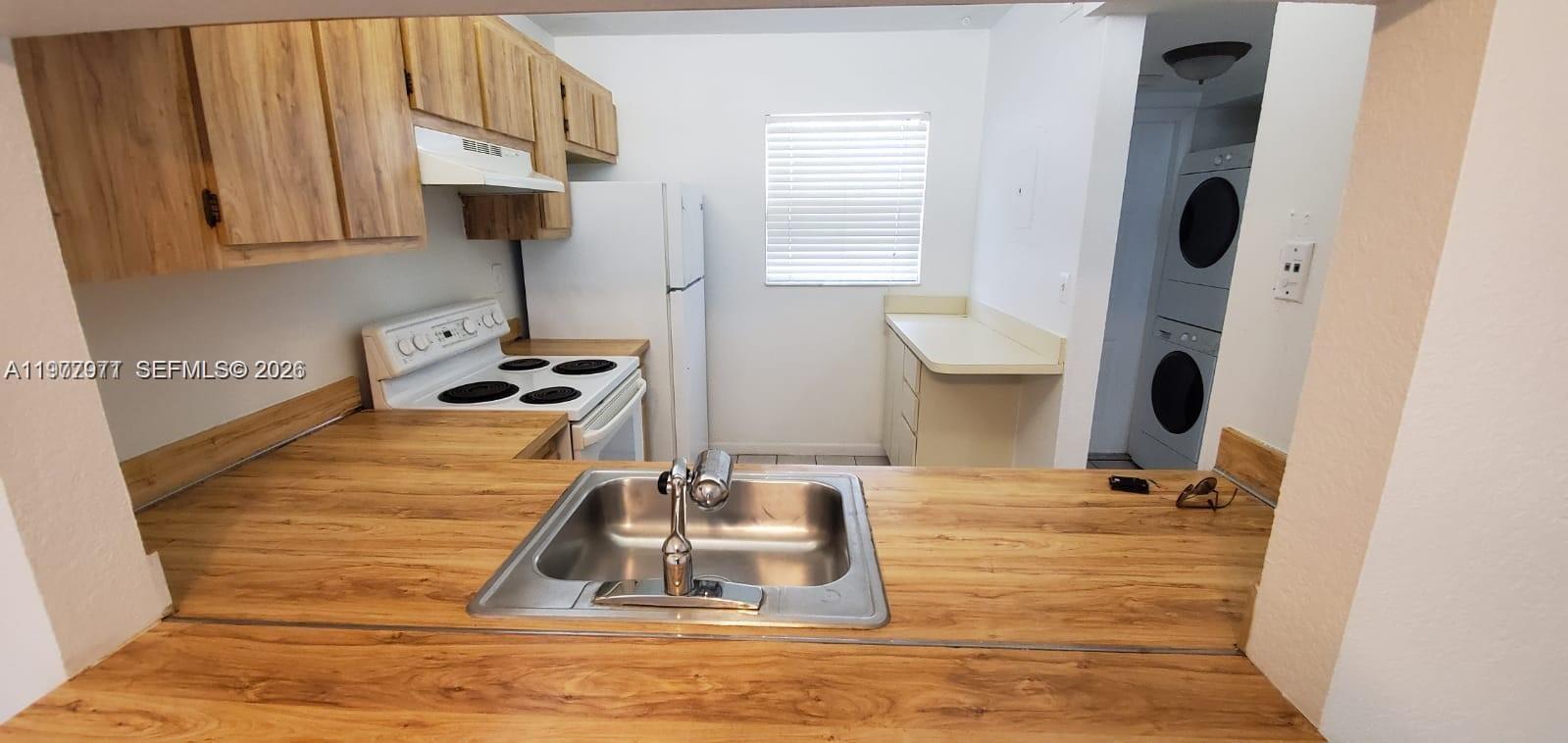 10456 NW 10th St #105 Pembroke Pines, FL 33026