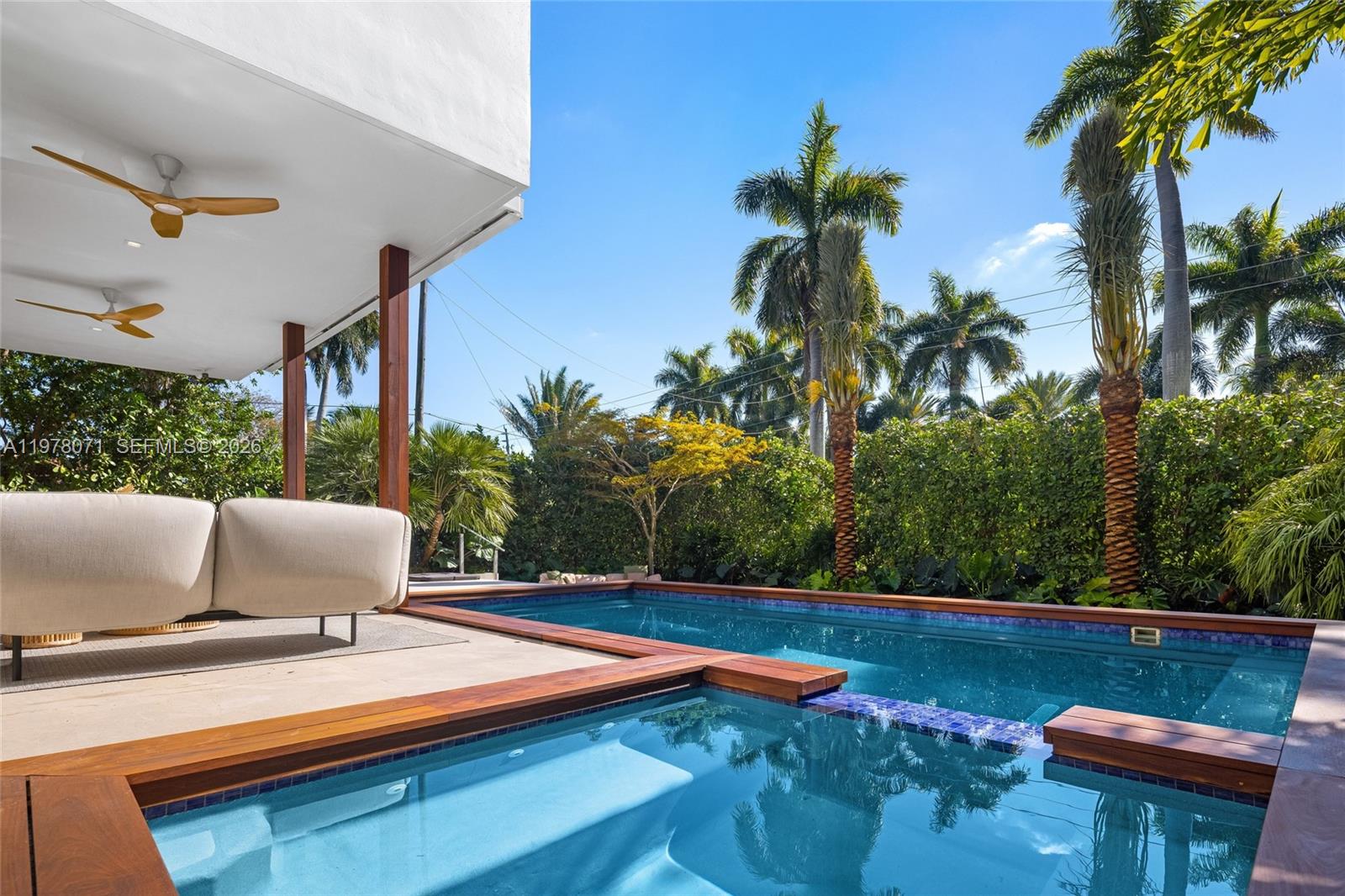 5701 N Bay Rd Miami Beach, FL 33140