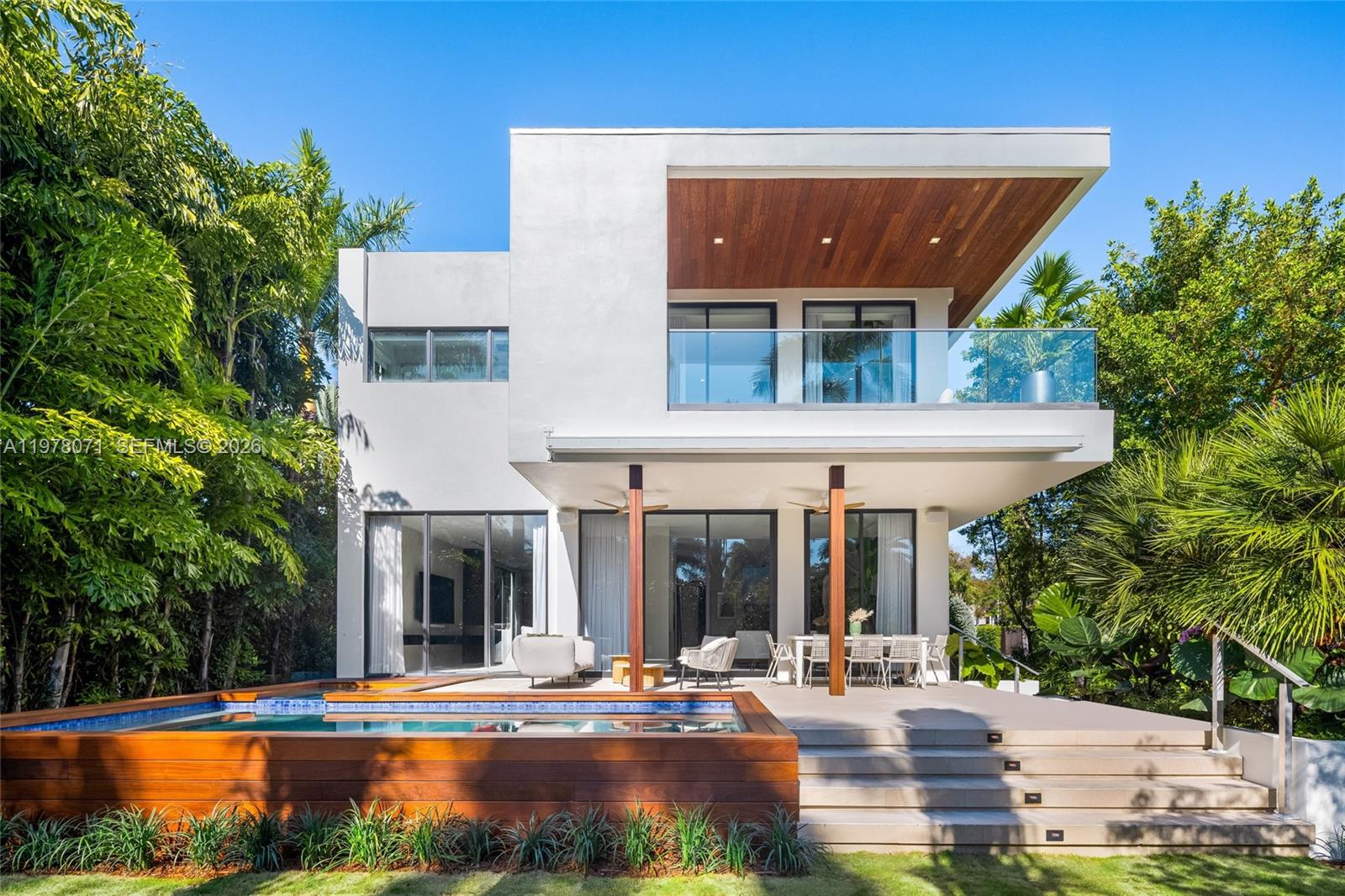 5701 N Bay Rd Miami Beach, FL 33140