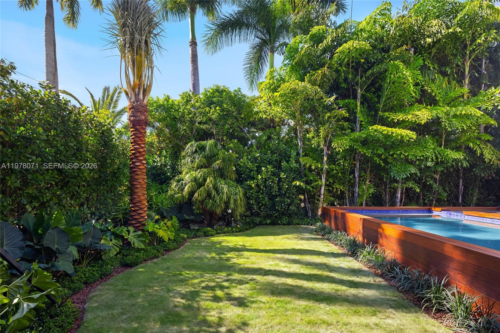 5701 N Bay Rd Miami Beach, FL 33140