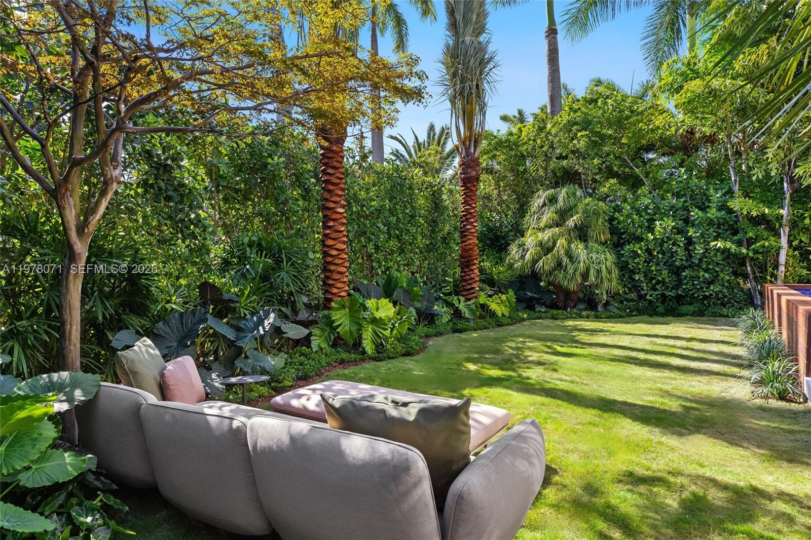 5701 N Bay Rd Miami Beach, FL 33140