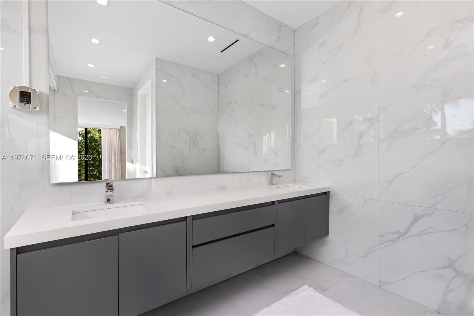 5701 N Bay Rd Miami Beach, FL 33140