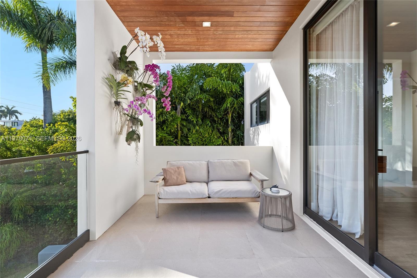 5701 N Bay Rd Miami Beach, FL 33140