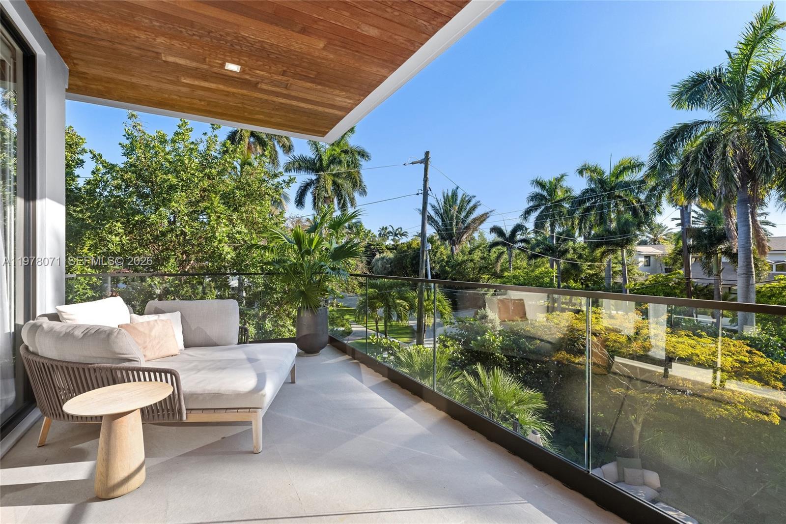 5701 N Bay Rd Miami Beach, FL 33140