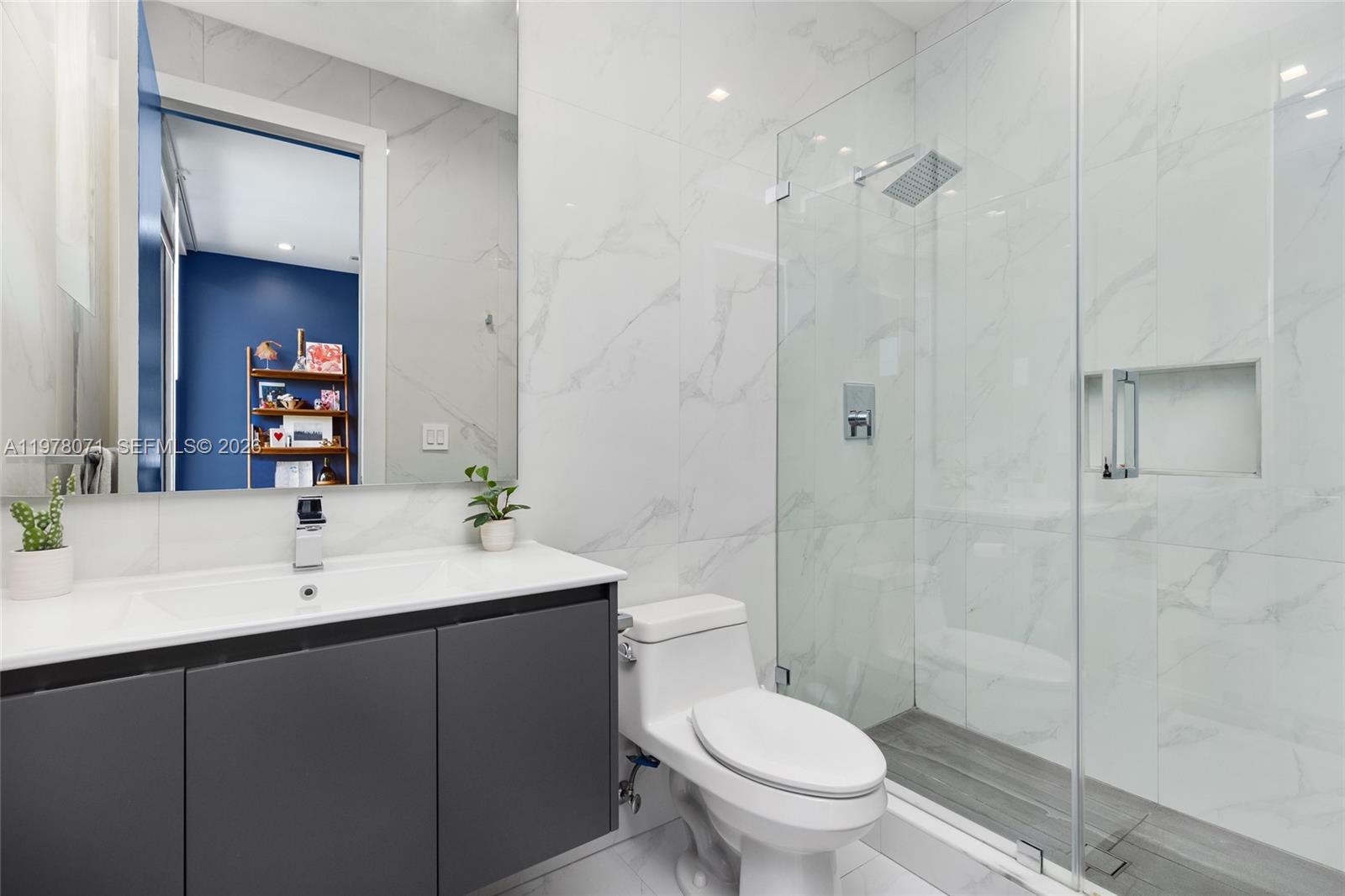 5701 N Bay Rd Miami Beach, FL 33140