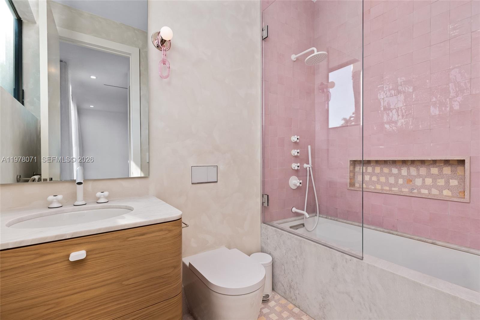 5701 N Bay Rd Miami Beach, FL 33140