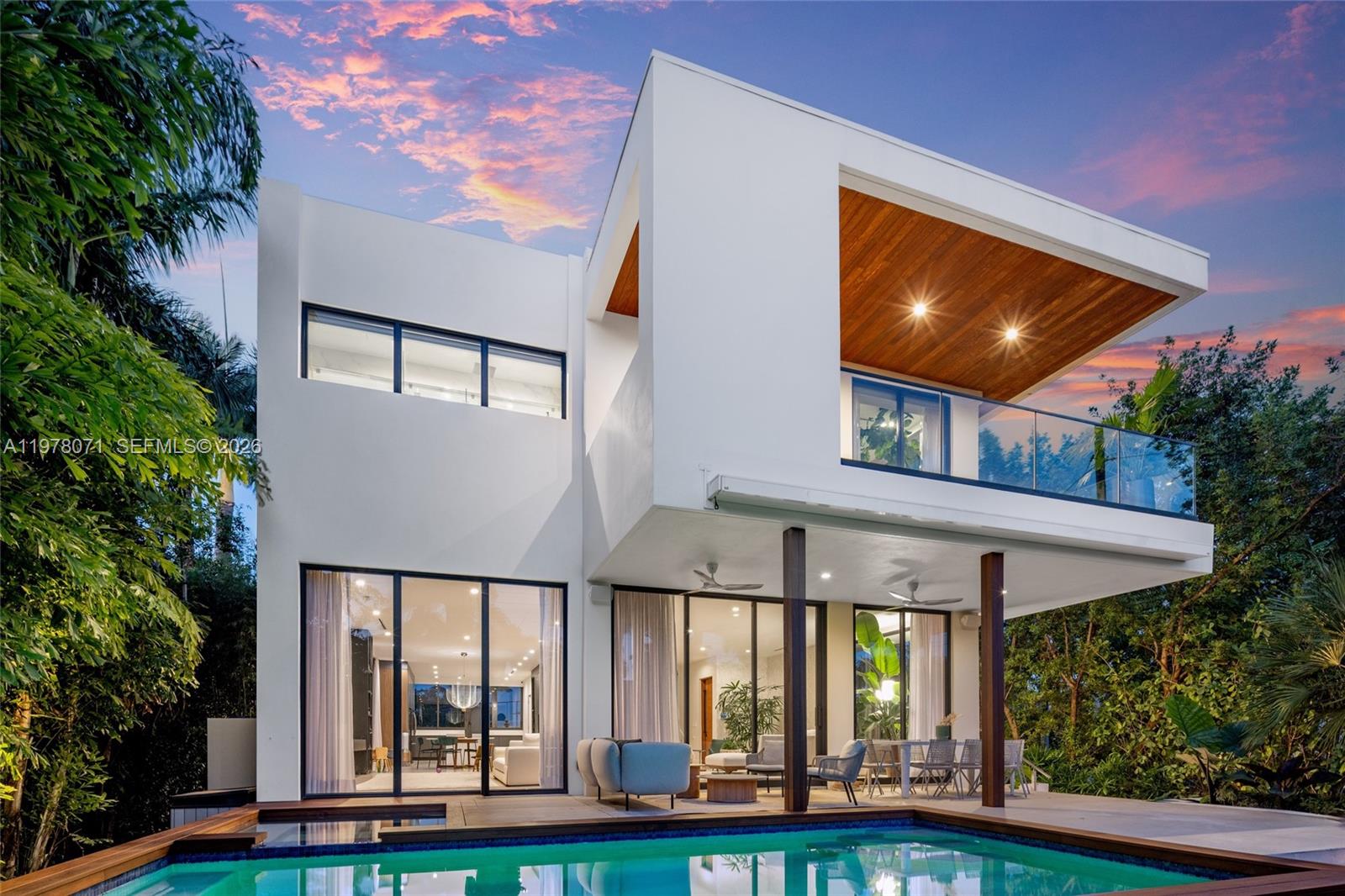 5701 N Bay Rd Miami Beach, FL 33140