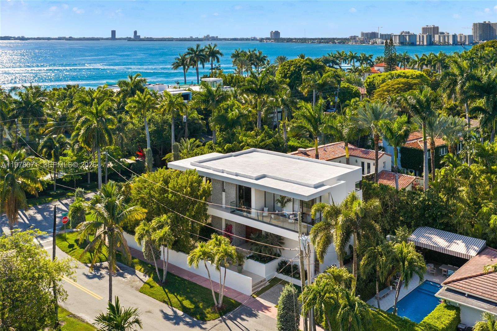 5701 N Bay Rd Miami Beach, FL 33140