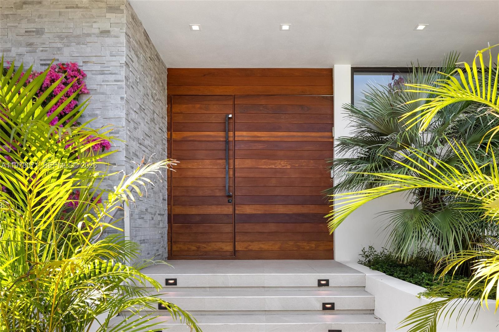 5701 N Bay Rd Miami Beach, FL 33140