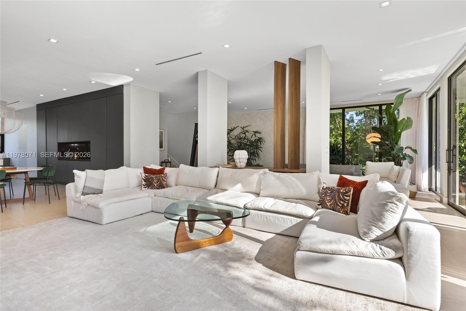 5701 N Bay Rd Miami Beach, FL 33140