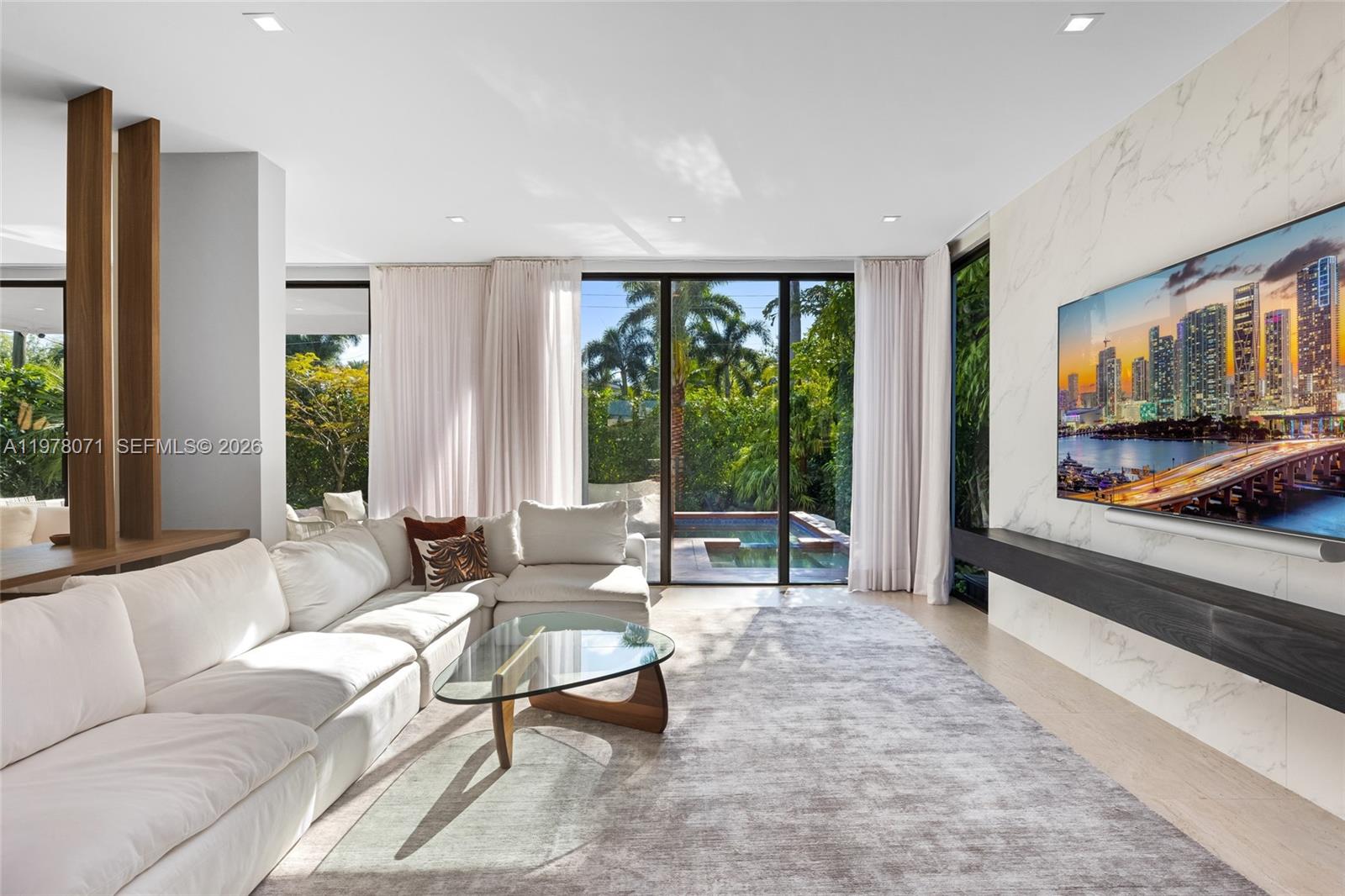 5701 N Bay Rd Miami Beach, FL 33140