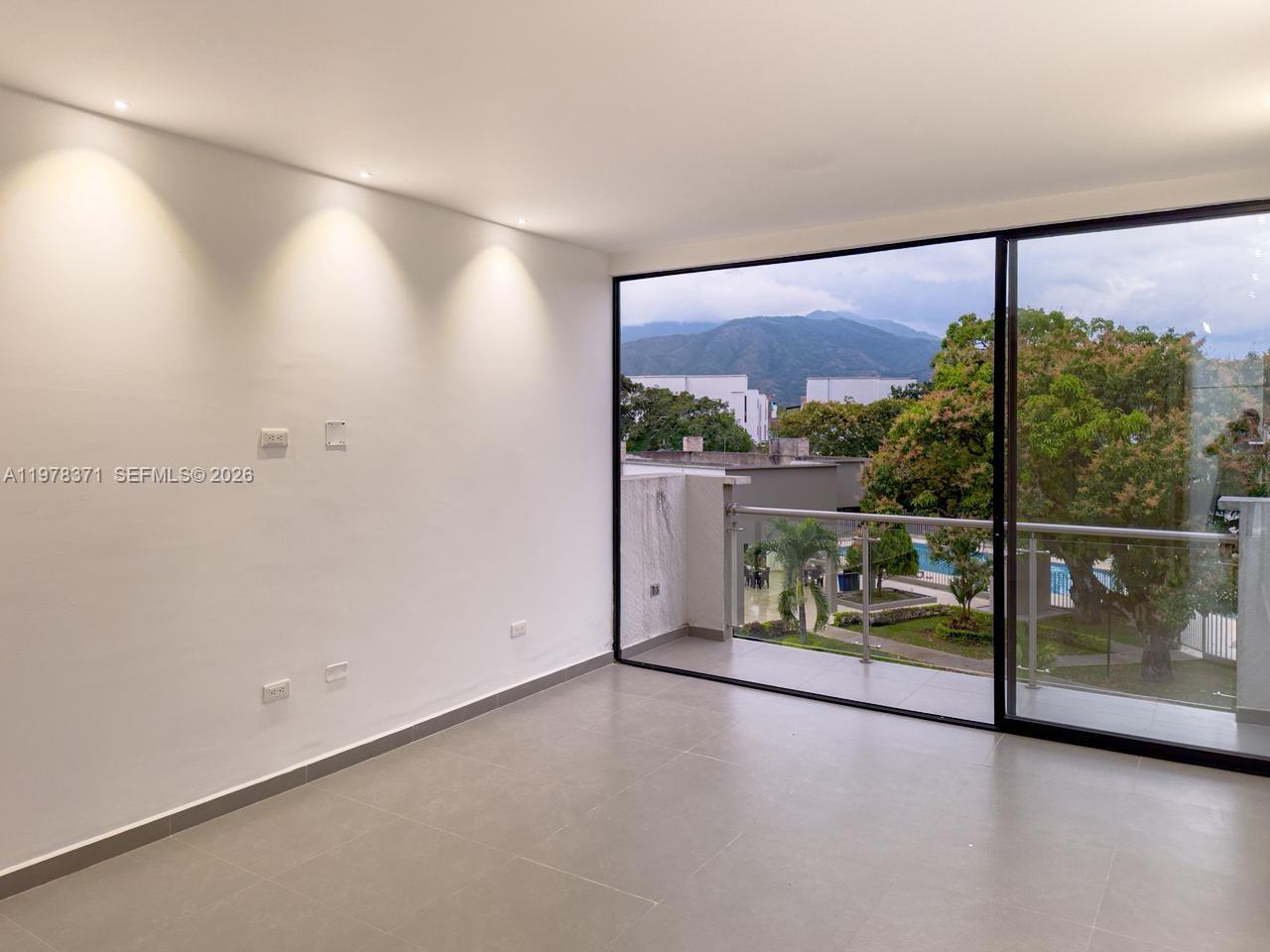 150 Manantial Mercededs 