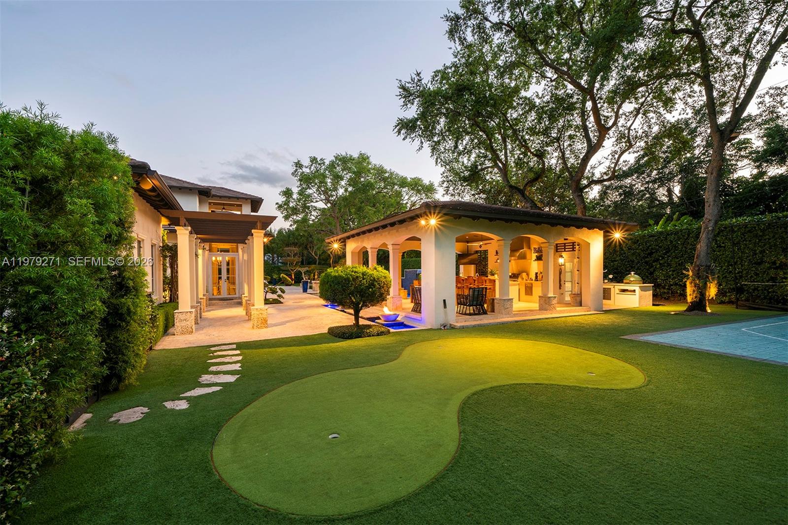 11750 SW 68th Ct Pinecrest, FL 33156