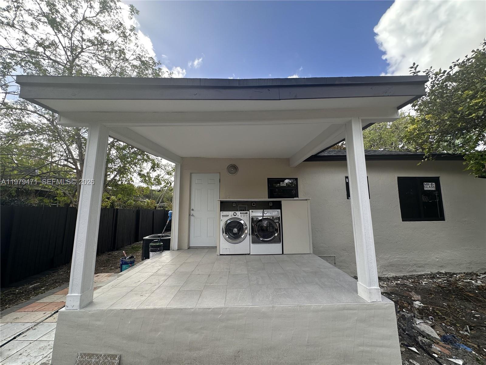 1361 NW 59th St Miami, FL 33142