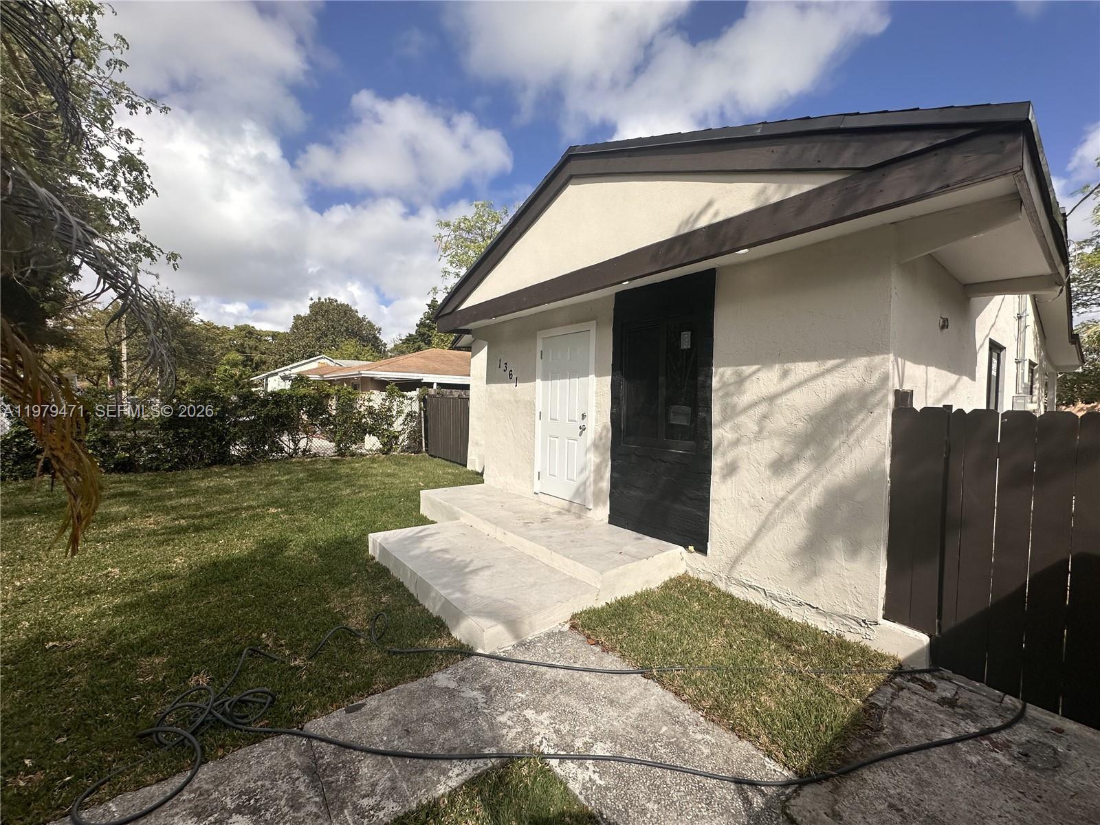 1361 NW 59th St Miami, FL 33142