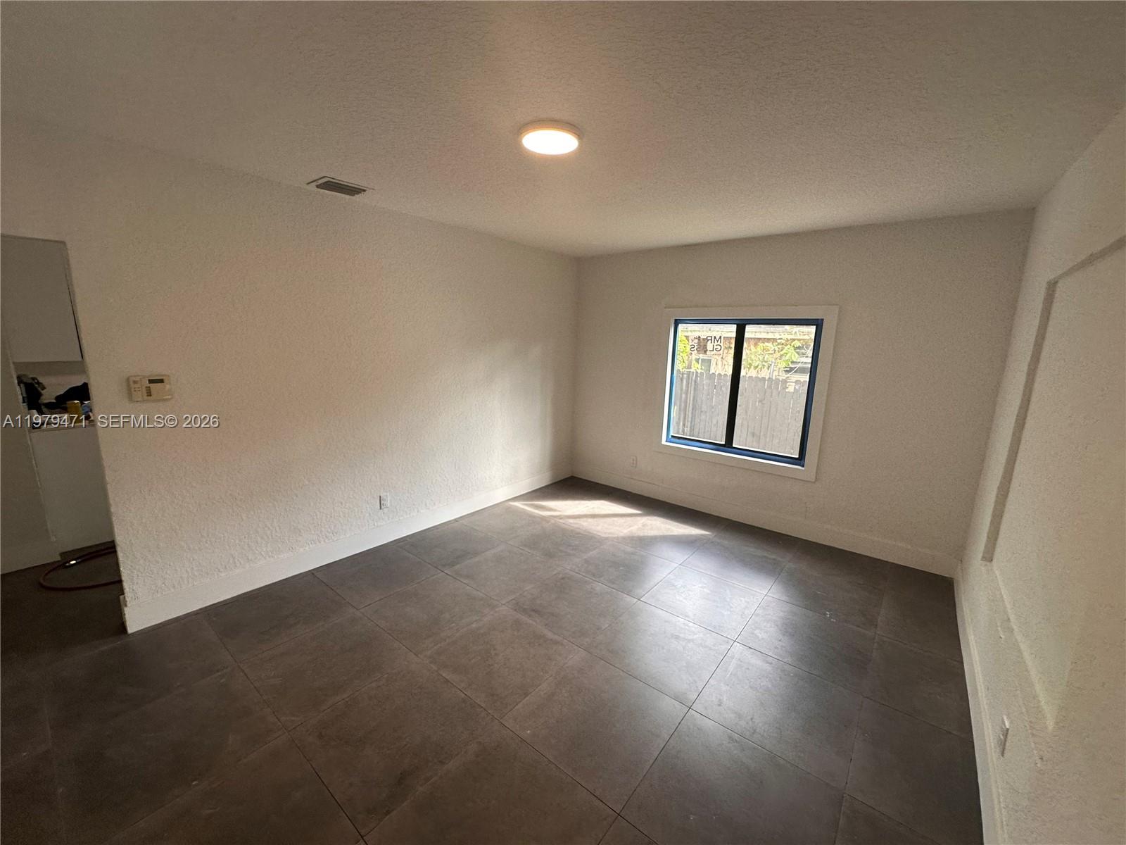 1361 NW 59th St Miami, FL 33142