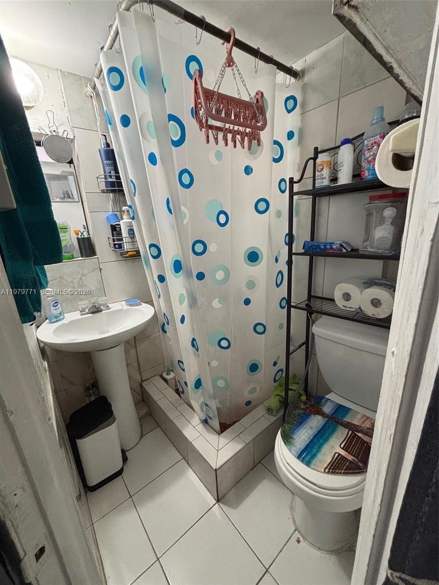 3533 NW 2nd Ter Miami, FL 33125