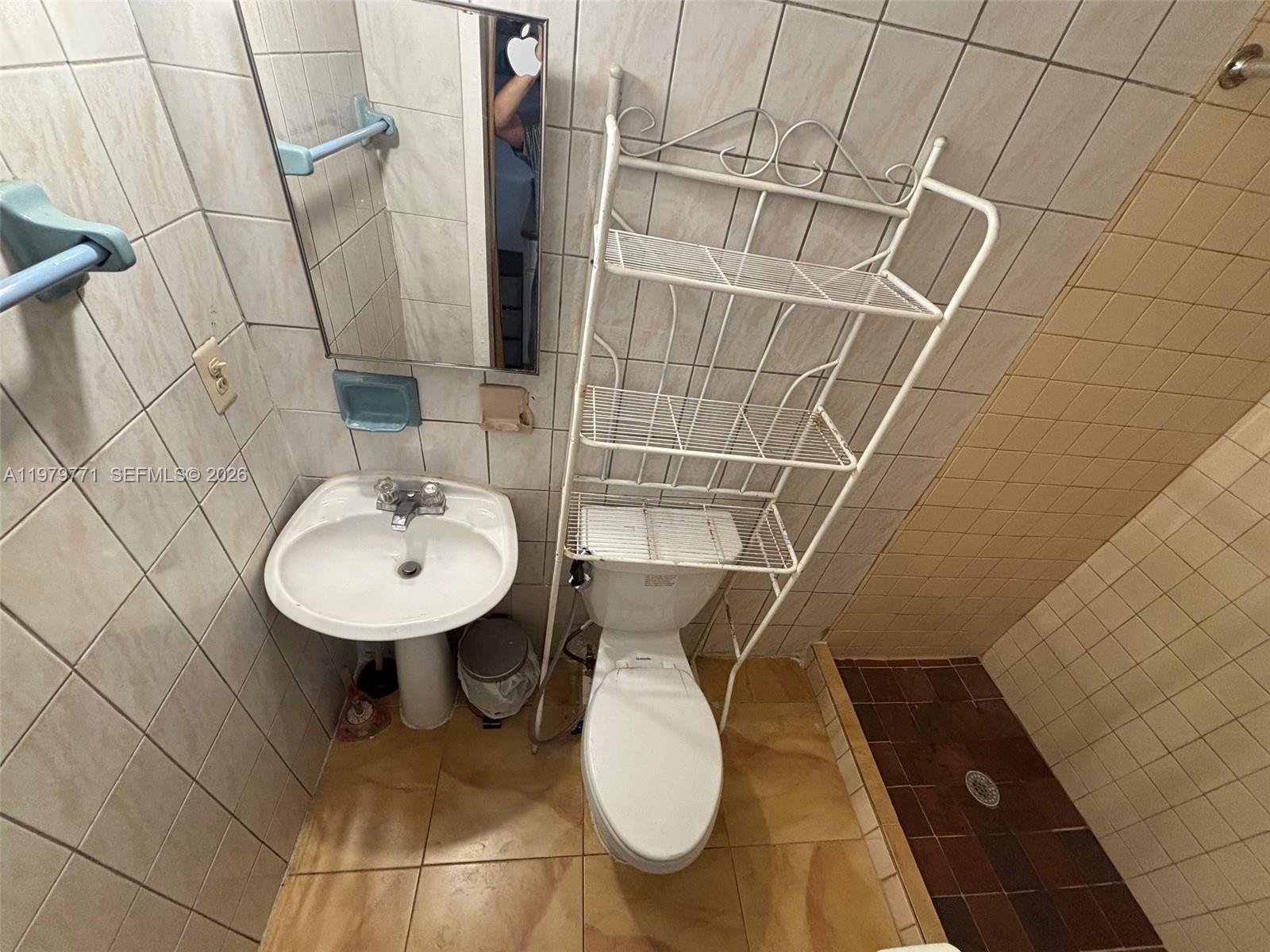 3533 NW 2nd Ter Miami, FL 33125