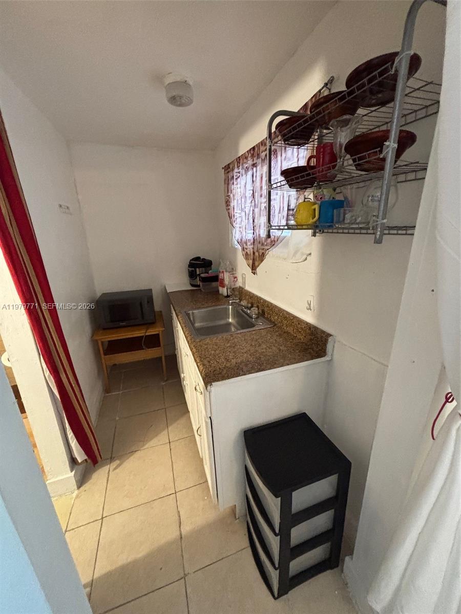 3533 NW 2nd Ter Miami, FL 33125