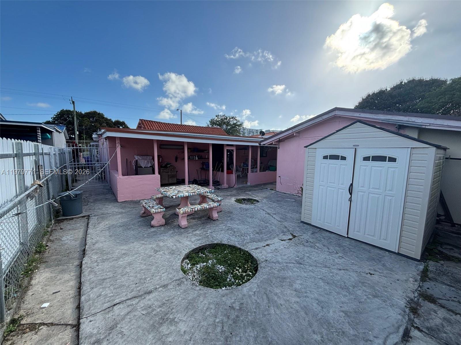 3533 NW 2nd Ter Miami, FL 33125