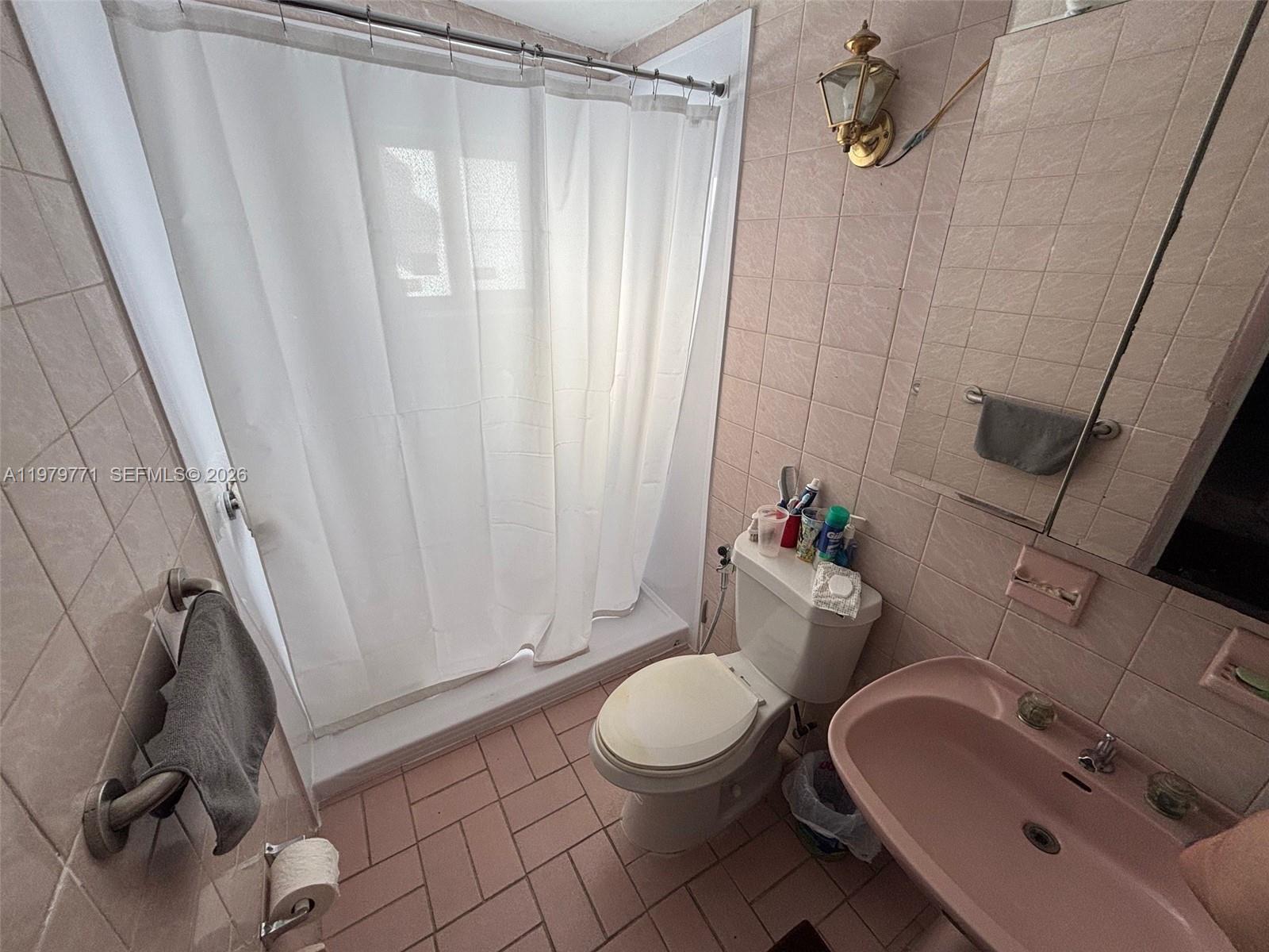 3533 NW 2nd Ter Miami, FL 33125