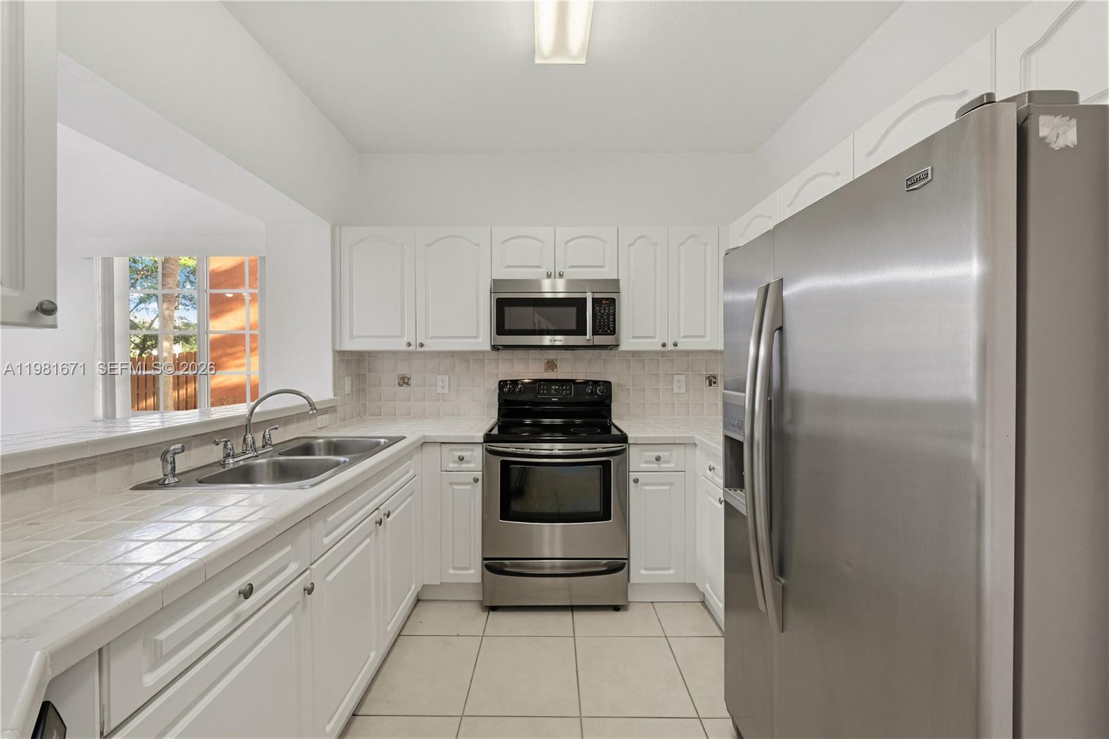 1166 NW 100th Ave Pembroke Pines, FL 33024