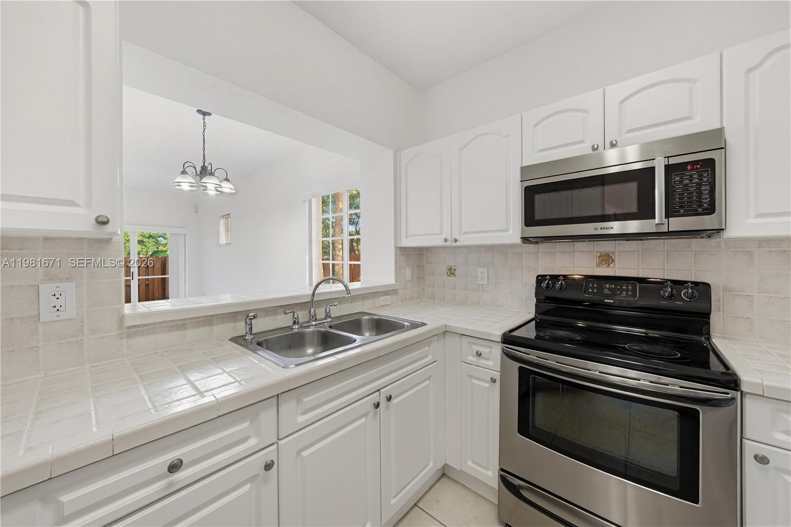 1166 NW 100th Ave Pembroke Pines, FL 33024